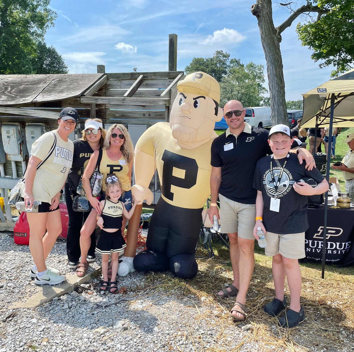 tag428's tweet photo. #PurdueGameFace #BoilerUp 🖤💛 https://t.co/u0GTM9v8qw