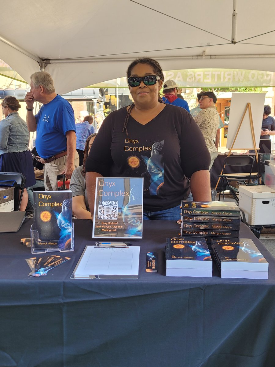 Maryck_Allyson's tweet photo. Check me out at the #chicagolitfest. Signing copies of my debut novel #onyxcomplex at #PrintersRowLitFest in Tent EE #maryckallyson #bookclub #litfest2022 #l https://t.co/tx3JlJ2ywZ