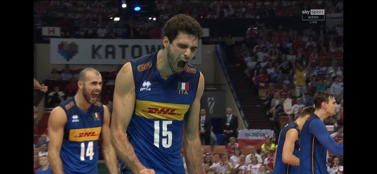 Vurp82's tweet photo. Questo è un fenomeno!! #italiaslovenia #danielelavia #volleyball https://t.co/9mMZKFHoFL