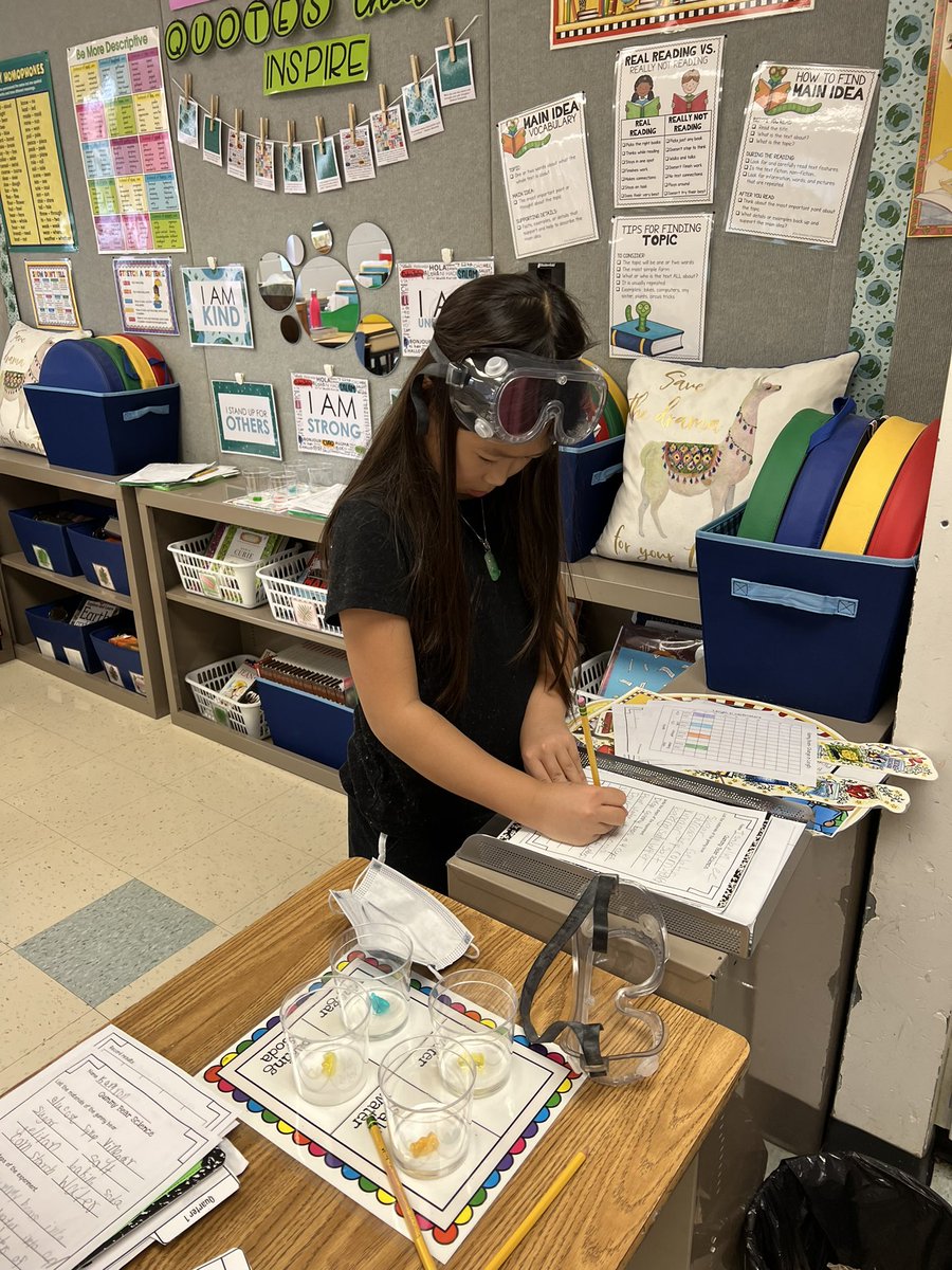Westbriar_AAP's tweet photo. 4th graders experiment with the effects of water, baking soda water, salt water, and vinegar on gummy bears to learn about the scientific method.
#Steam #STEM #StemEducation #teamwork #scienticmethod #experiment #handsonlearning https://t.co/yGz7vNK7VZ