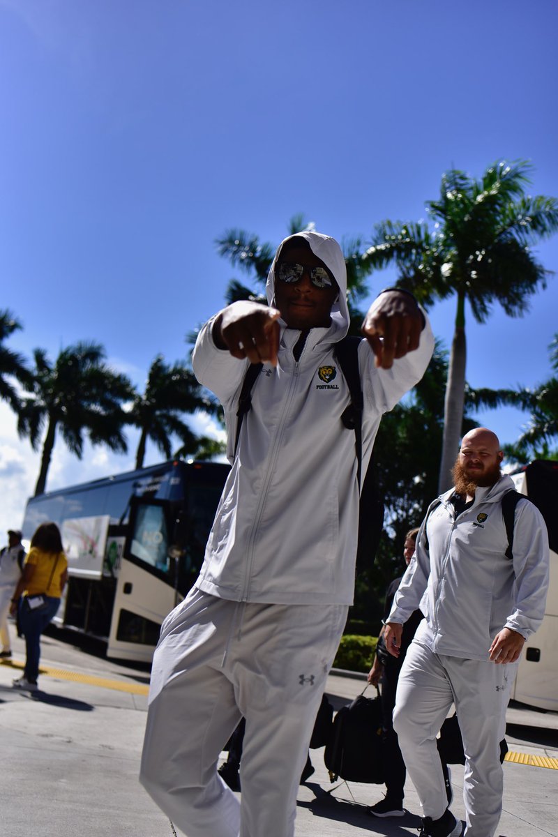 LionUpFootball's tweet photo. The Lions have arrived 

#LionUp | #BeBold https://t.co/jo6cRqSmQC