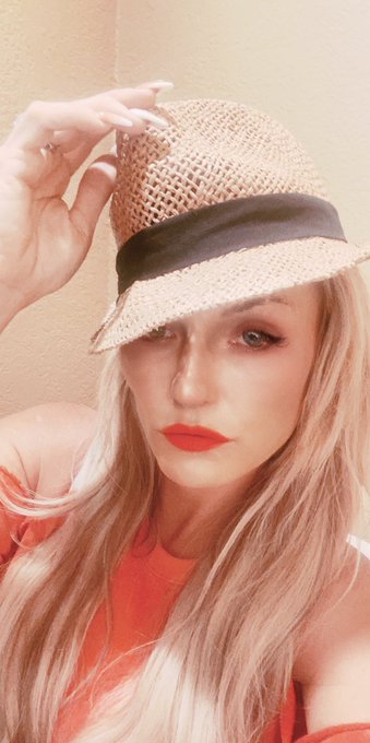 👒💋 https://t.co/vhrflYwf6b<a href="/tag/halloween2021"class="tags"><span>#halloween2021</span></a>