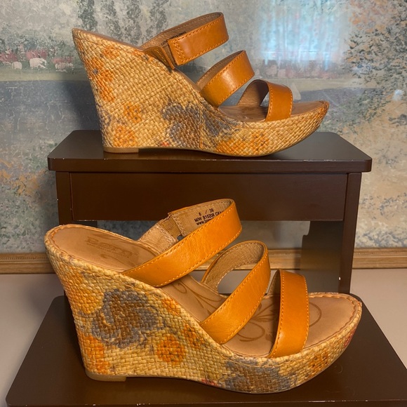 TALY880's tweet photo. So good I had to share! Check out all the items I'm loving on @Poshmarkapp #poshmark #fashion #style #shopmycloset #born #samedelman #a2byaerosoles: https://t.co/fgR2bwTnGU https://t.co/ySYaNp0Ith