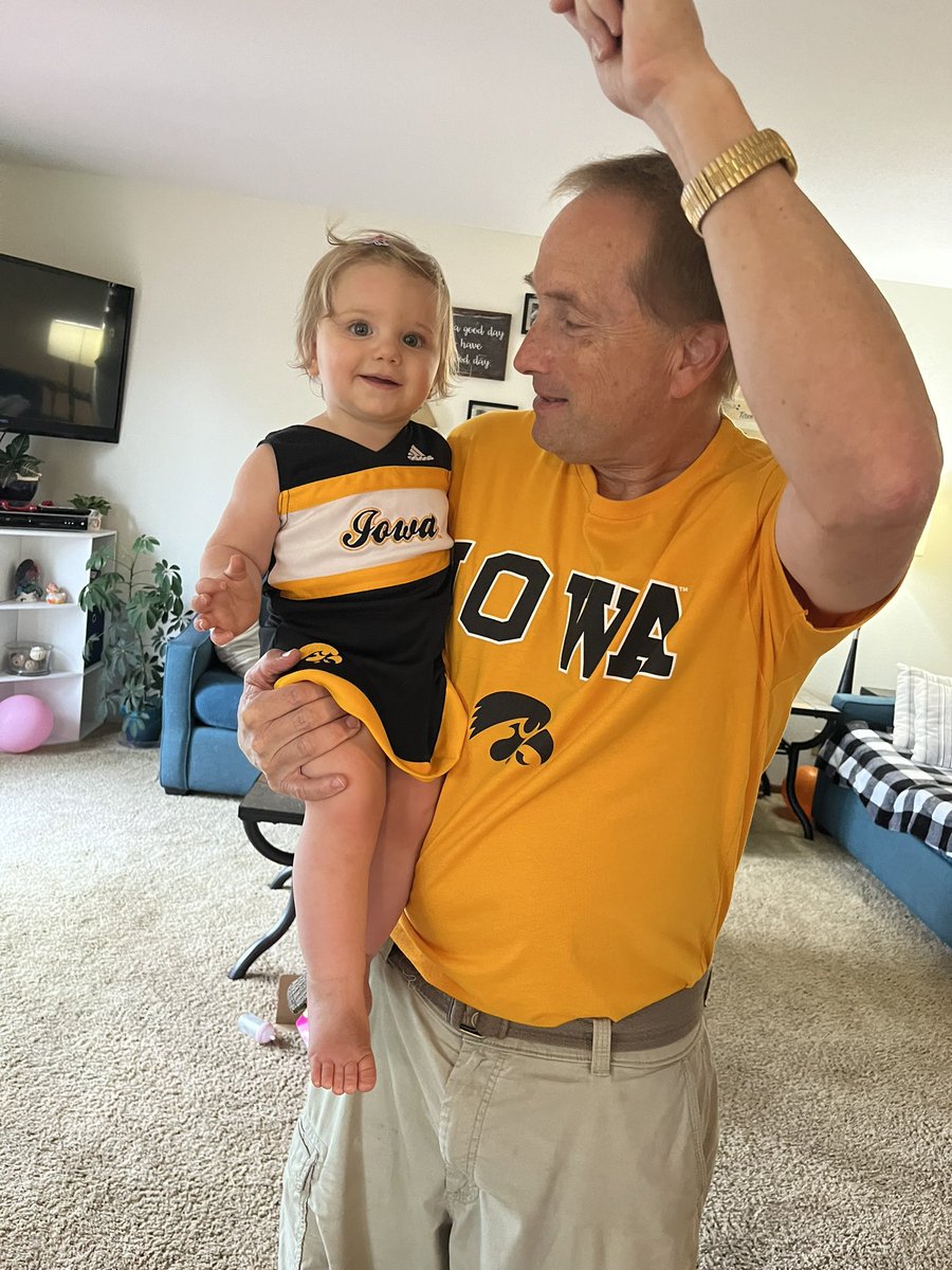 Go #iowahawkeyes ! #familyfun #grandpa