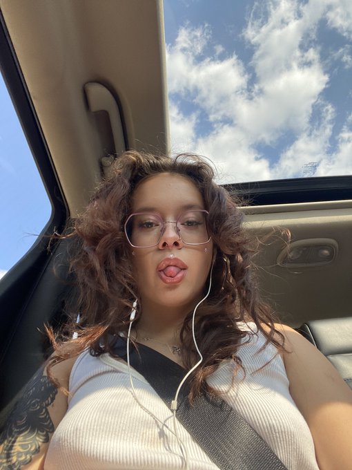 My roots im@screaming >;_~| I have the dye rn just feeling lazyyyyyyyyyyyyy but I will b a red head@soon<a class="tags" target="_blank" title="On Twitter" href="/?out=eyJ0eXAiOiJKV1QiLCJhbGciOiJIUzUxMiJ9.eyJpYXQiOjE3MjQ4NDI1OTgsImlzcyI6InR3cG9ybnN0YXJzLmNvbSIsIm5iZiI6MTcyNDg0MjU5OCwiZXhwIjoxNzU2Mzc4NTk4LCJyZWRpcmVjdF91cmwiOiJodHRwczovL3R3aXR0ZXIuY29tL3NjcmVhbWluZyJ9.ym-uYu1s_wFmWftxcO8rZc1q_m44yK71Lmp4eTOJv8r1-_WybRDZWdAH3bKgPwbLprCoGeD7Y9EdiL3uJK1RiA">@screaming</a><a href="/tag/femmedomme"class="tags"><span>#femmedomme</span></a><a href="/tag/femmesexy"class="tags"><span>#femmesexy</span></a><a href="/tag/queerfemme"class="tags"><span>#queerfemme</span></a><a href="/tag/hyperfeminine"class="tags"><span>#hyperfeminine</span></a>