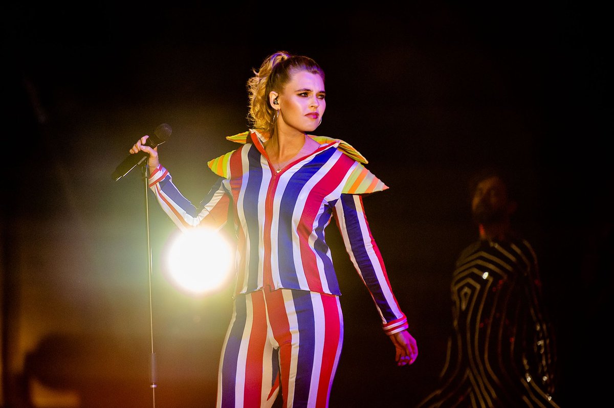 We can be Heroes, just for one day 🎶
Vandaag stond #AFASLive voor twee shows in het teken van de iconische wereldster David Bowie. #HetBowieConcert bracht een prachtige ode aan de legende, die in 2016 helaas overleed.✨
De foto’s van deze show zijn gemaakt door <a href="/DammanPhoto/">Ferdy Damman Photo</a>