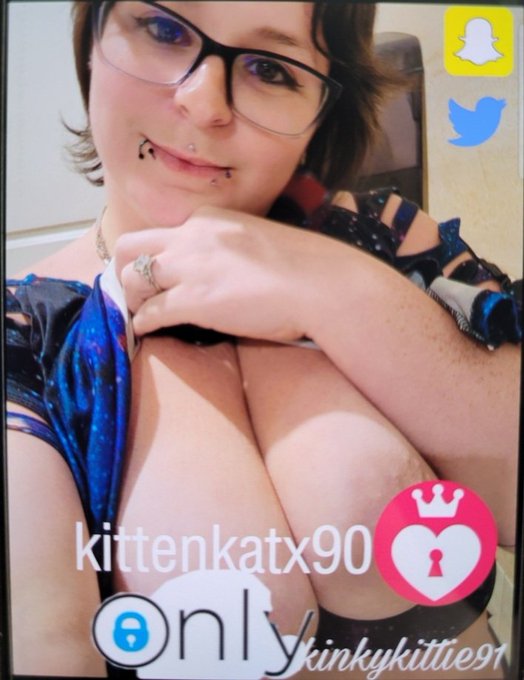Don't forget to follow for all the fun! #altgirl #gothbae #shorthair #chaturbategirl #cammodel #plussize