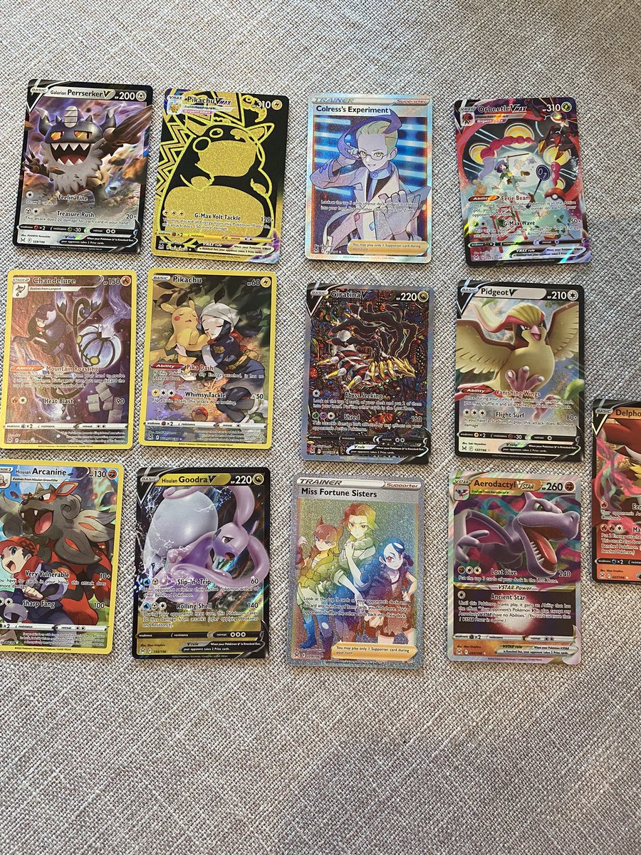 JPBroman's tweet photo. @MeechFromPallet Booster box 3 was lucky for me toooooooo!!!! 🔥🔥🔥 https://t.co/LA97xr63QY