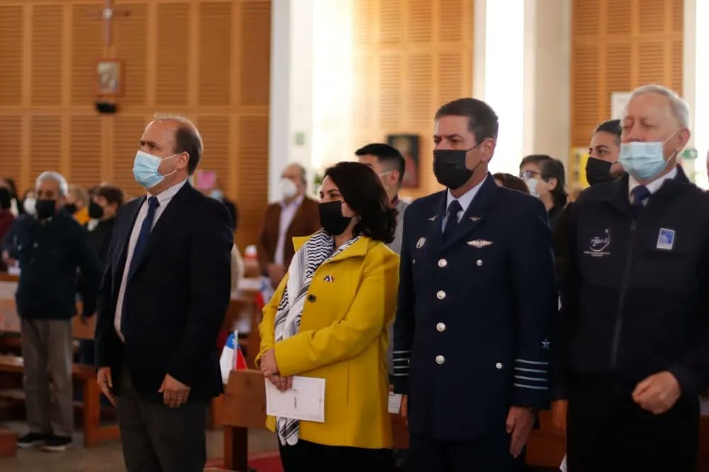 facuse_lorena's tweet photo. Esta mañana desarrollamos el tradicional Te Deum Ecuménico 2022 “Acción de Gracias por Chile”, en la Capilla Jesús Agua Viva 🙏 Una iniciativa conjunta del Municipio y la Iglesia, por la unión y la Patria, que finalizó con un esquinazo a cargo del grupo folclórico Casamar ❤️ https://t.co/zPv2cR3FOK