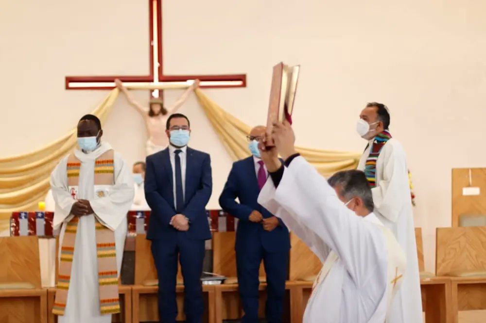 facuse_lorena's tweet photo. Esta mañana desarrollamos el tradicional Te Deum Ecuménico 2022 “Acción de Gracias por Chile”, en la Capilla Jesús Agua Viva 🙏 Una iniciativa conjunta del Municipio y la Iglesia, por la unión y la Patria, que finalizó con un esquinazo a cargo del grupo folclórico Casamar ❤️ https://t.co/zPv2cR3FOK