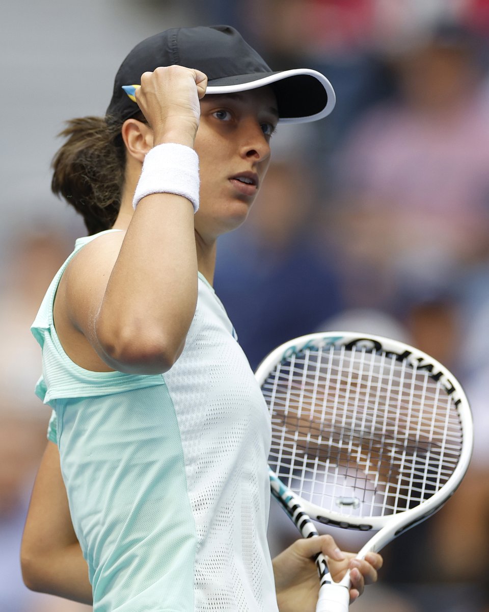 usopen's tweet image. The first set was all Iga 💪🇵🇱