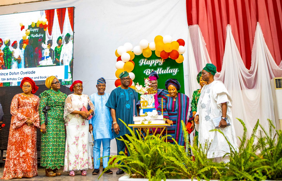 seyimakinde's tweet photo. Hearty congratulations to Prince Dotun Oyelade, Chairman, @bcos_tv who celebrated his 70th birthday today. It was our pleasure to join him and his family to give thanks for his impactful life of service to humanity. I wished him many more years in good health. https://t.co/ZI0FG6zcjK