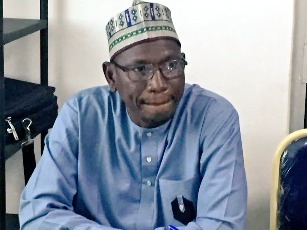 OngDev's tweet photo. Le Président de l'association Eau Vive Niger pour le Développement a dans son intervention tenu a rappelé les textes de l'association Eau Vive Niger pour le développement.
S'agissant de la gouvernance de Eau Vive Niger le Président a rappelé la tenue régulière des instances de https://t.co/caUGbo8fPm