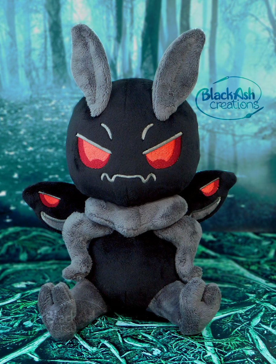 Ashinthepan's tweet photo. Making some cryptids! Had to start with the fav boy Mothman https://t.co/MjJrdJSsqp