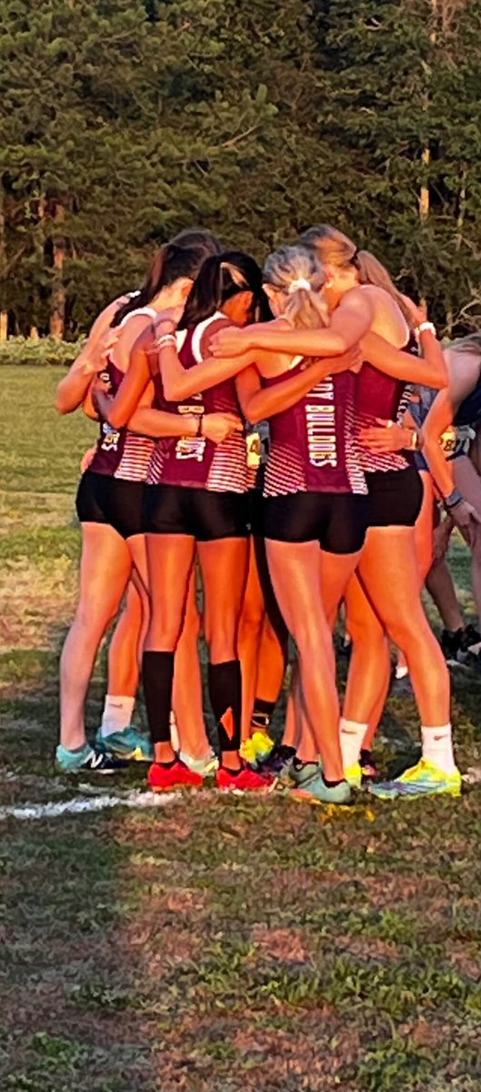 XC_Magnolia's tweet photo. Varsity Girls https://t.co/Aud6IGLcwn