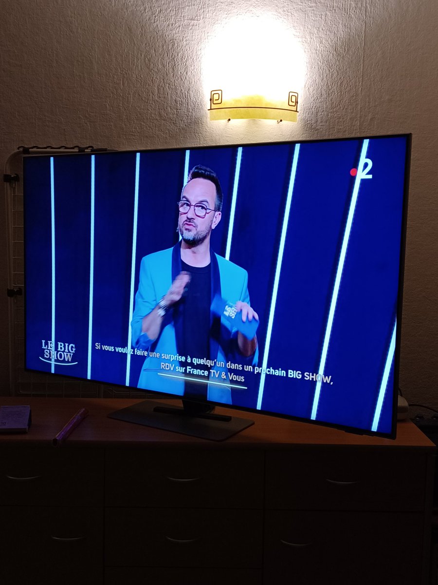 Ce soir c est <a href="/BigShowdeJarry/">Le Big Show de Jarry</a>  avec notre chouchou <a href="/JarryAtypique/">Jarry</a> 
Et on regarde en famille, 8 personnes qui rient, qui pleurent, qui passent un super moment de partage, de bienveillance 😇
Merci pour cette émission 💖
On avait aucuns doutes que tu allais assurer 💖