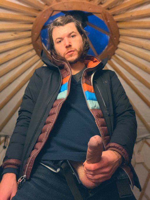 Accidental serious face says come and get it https://t.co/6mj0jJgsFH