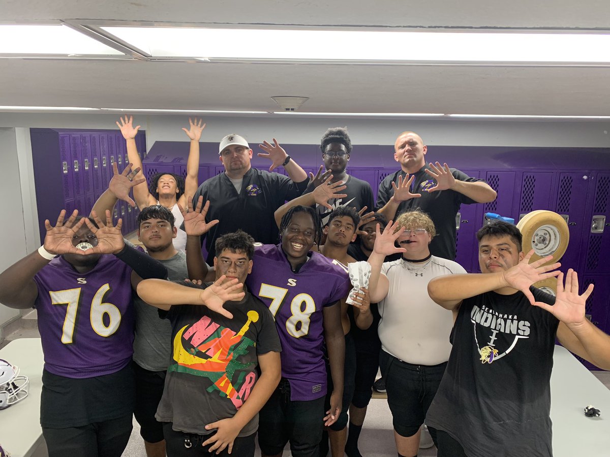 CoachHorl's tweet photo. Hard Fought 13-9 win. A lot of HOGS got time today and as always #5as1 @5AS1OL. Coachable mistakes are the best mistakes #HAKANATION #CULTURE #ROLLINDIANS https://t.co/adKX08UxkB