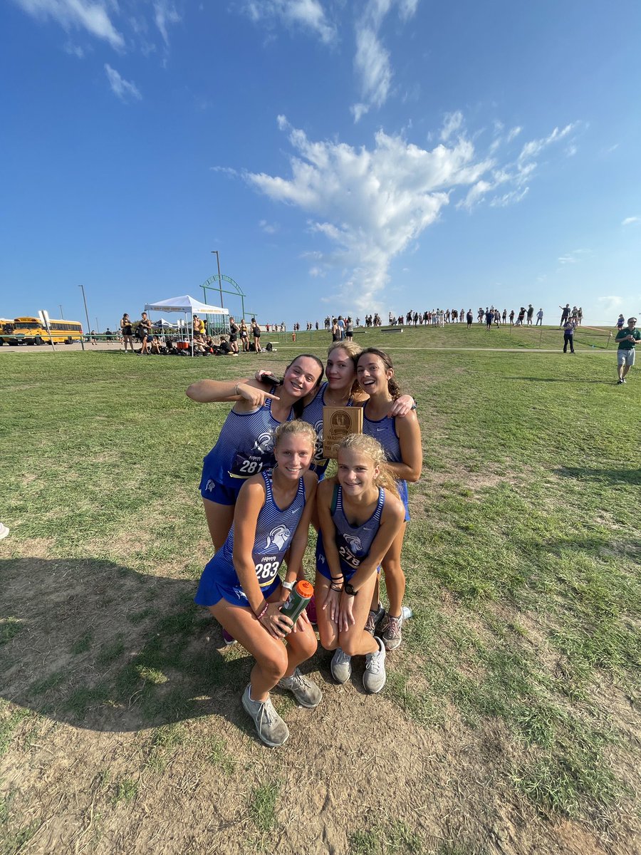 Knights win! Big win for the girls in the 5-6A Division of the Hillacios Invitational in Brenham! Lucy Holden won the meet in 19:14, Maddy Morgan was 2nd 19:28. Varsity Boys finished 6th, JV boys finished 12th! #KnightsStandOut