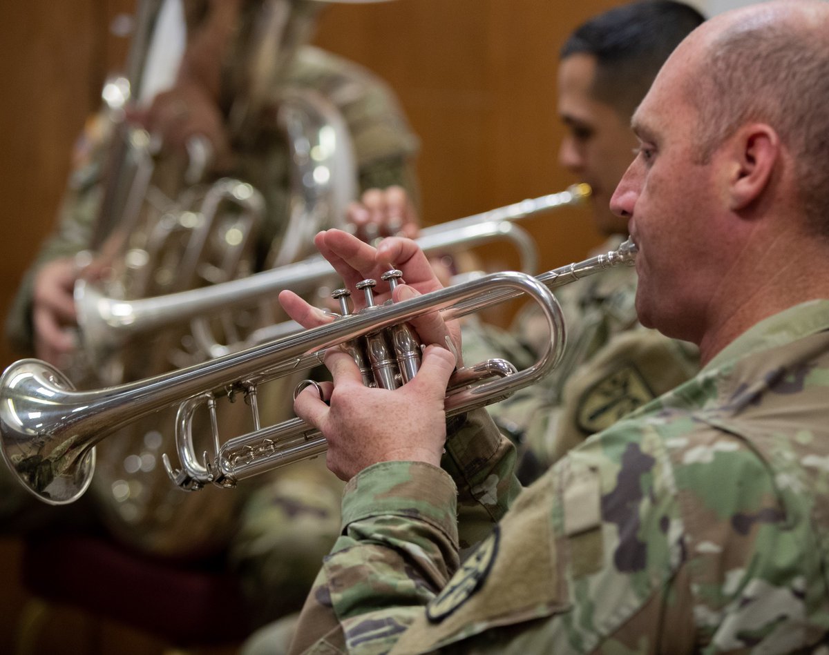 USArmyFortSill's tweet photo. The 77th Army Band's brass quintet recently performed for a volunteer recognition ceremony on Fort Sill! Thank you to our volunteers for all you do!
#TeamSill #FrontierFriends
@USArmy @TRADOC @USAFAS @u_artillery @75thFA_BDE @434FA_BDE @428THBDE @3Adabde @31stADA https://t.co/BJnDspQBkH