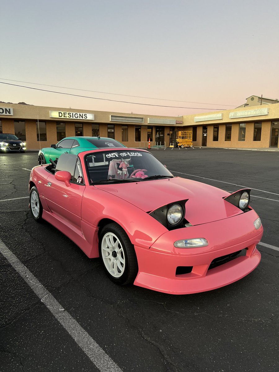 ilymiata's tweet photo. for sale ‼️1994 mazda miata , runs perfectly an never had any issues . lmk shoot offers https://t.co/AO5QeaOioj
