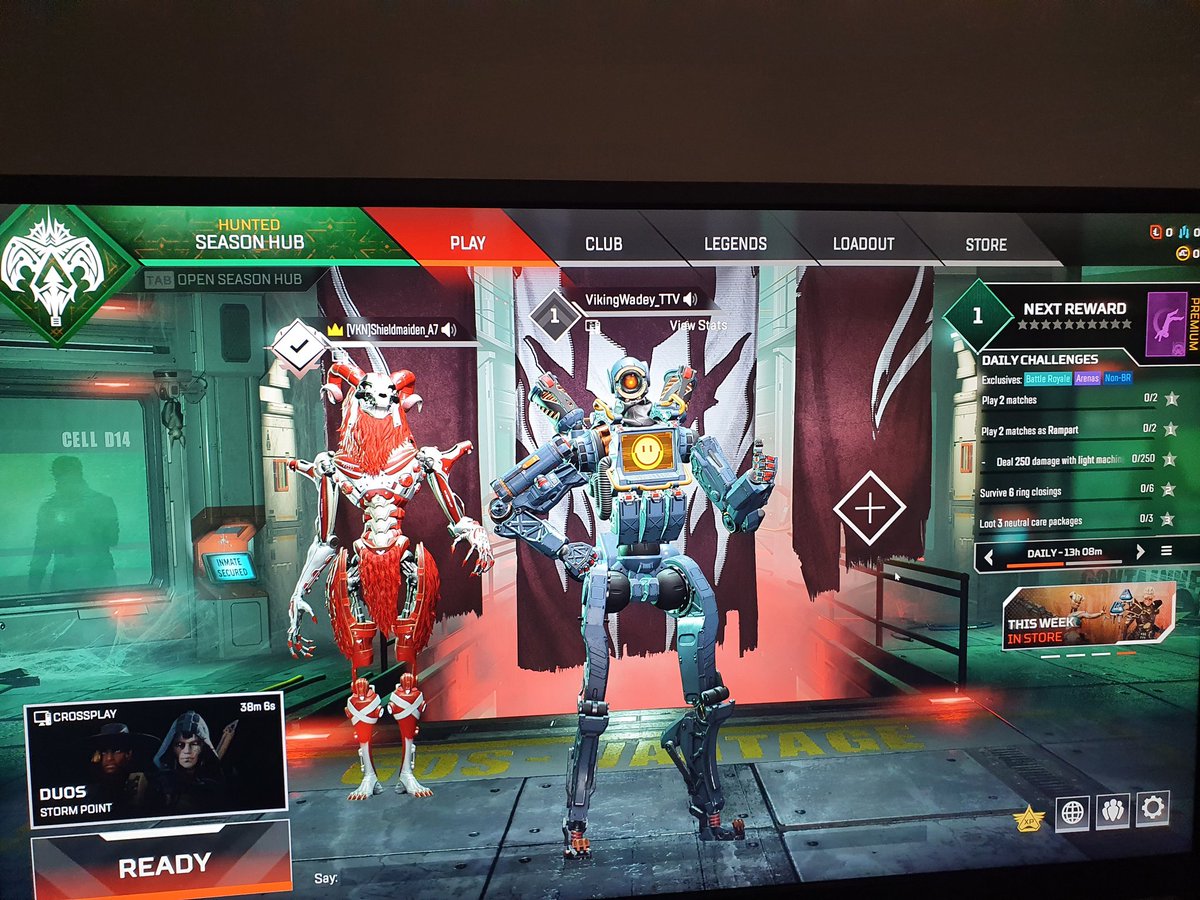 VikingWadey's tweet photo. Starting my MnK life 👀 #apexlegends #mouseandkeyboard #MnK #garbage #noob https://t.co/Yv2zyWsxNp