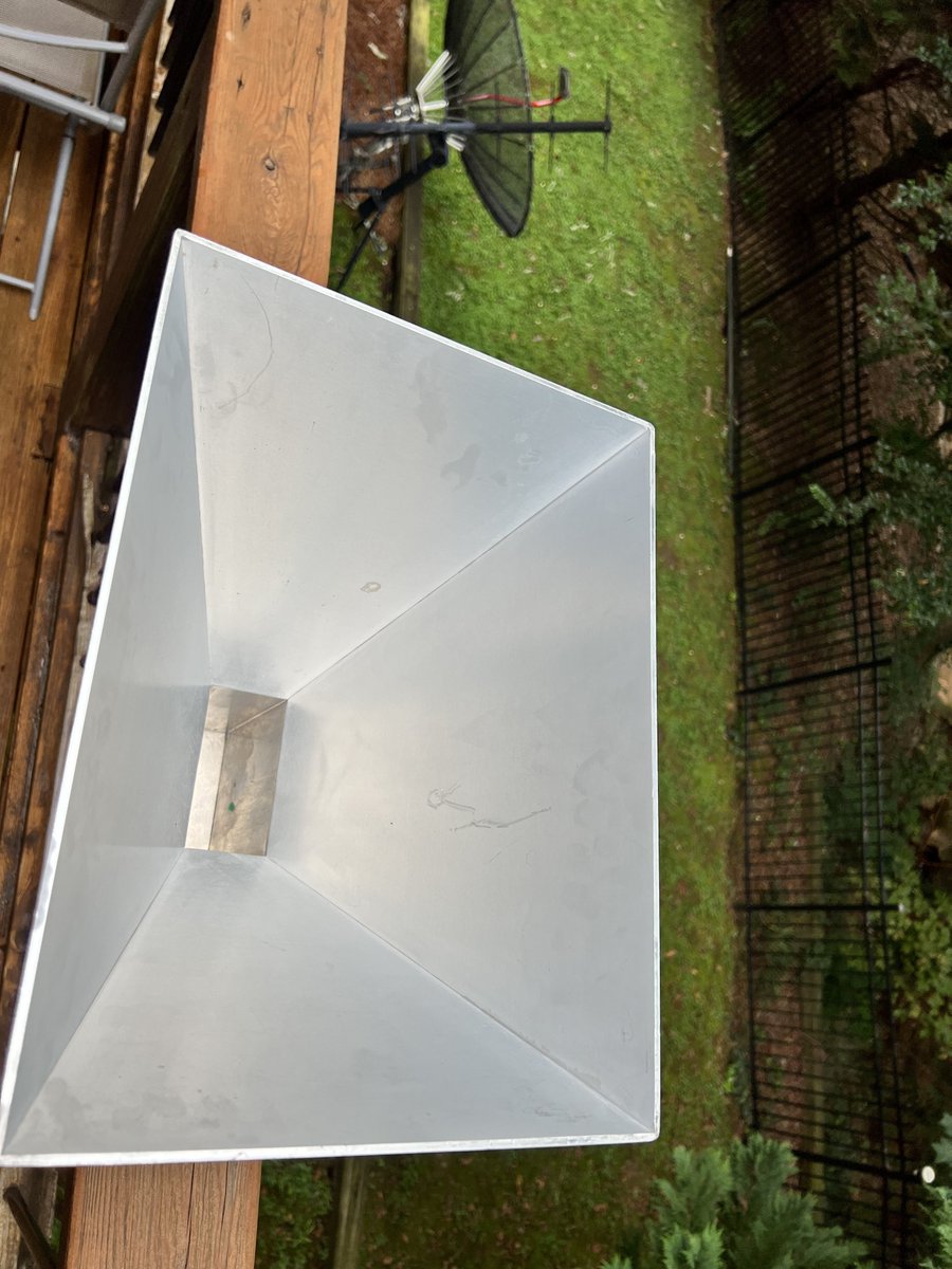 ibelings's tweet image. building a 1500-2500 MHz satellite transit monitor out of an unfinished horn. The horn had the feed drilled incorrectly. Uses WR430 waveguide. Digikey is out of waveguide to coax transitions. #leosat #cubesat