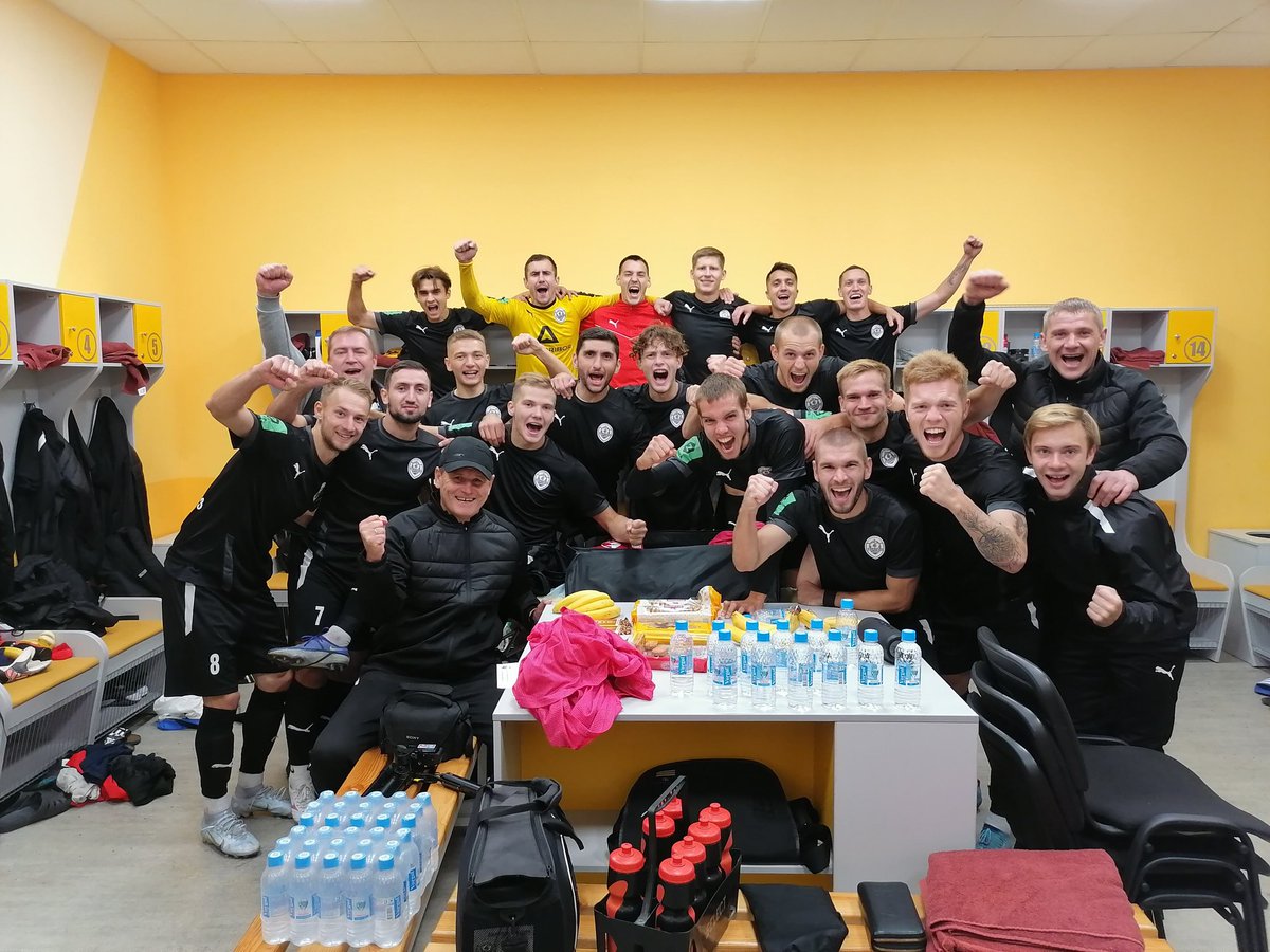 одноименный клуб.