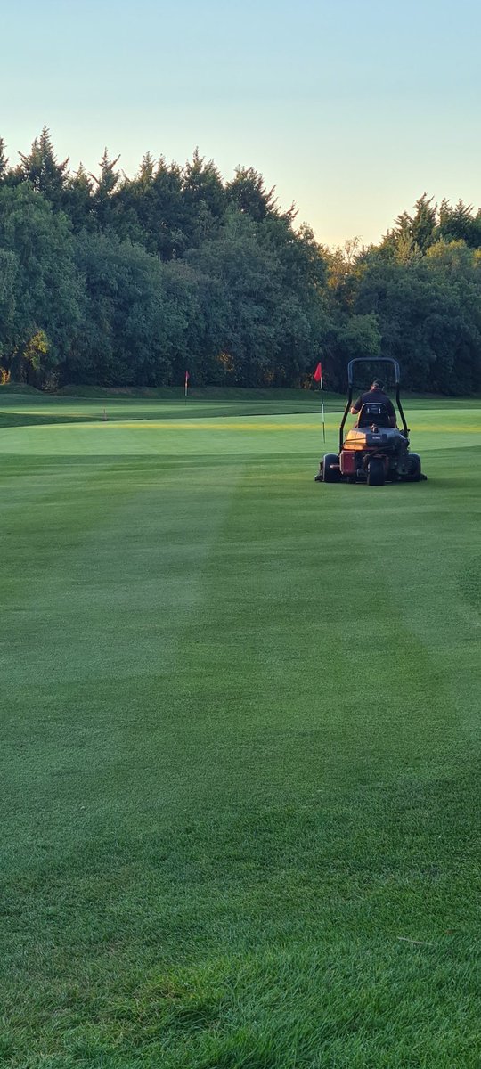 Course staff on the late shift with final preparations for tomorrow's 60th Senior Scratch Cup sponsored by <a href="/OneFinanceIRL/">One Finance</a>  Looking forward to welcoming some of Ireland's best amateurs with Championship winners,Irish Internationals &amp; recent Interpro players in the field🏌‍♂️