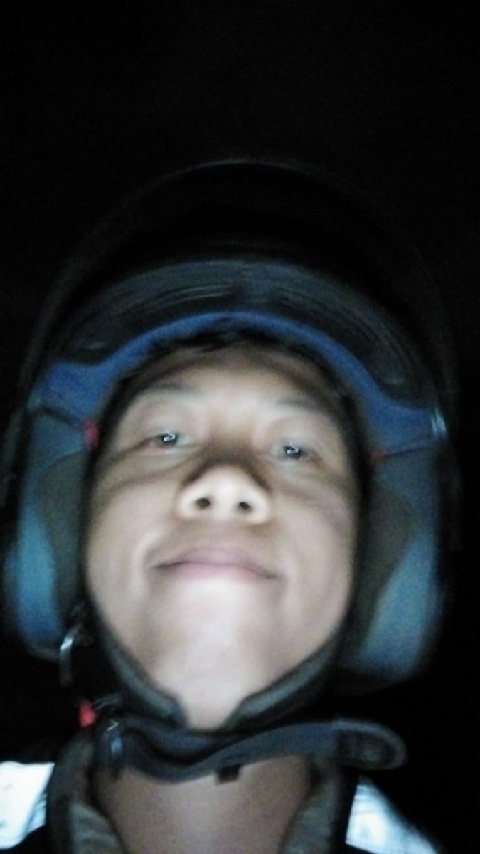 wanitagabuutt's tweet photo. Liat dia kerja keras, ngeliat dia kecapean kerja, ngeliat dia tetap tersenyum walau aku tau itu di paksakan. Semangat gantengku semoga sehat selalu yah, ajak aku terus di setiap prosesmu❤ https://t.co/bpMzFOb1bE