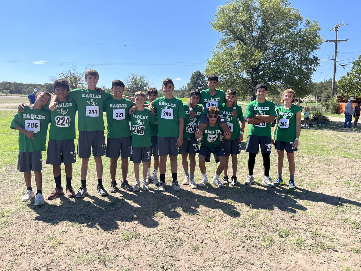 KelseyFillmon's tweet photo. A big day for Eldo XC! Varsity Boys, 7th Grade Girls, 7th Grade Boys, and 8th Grade Boys WON at Ozona today! Lots of medals and happy faces! #EldoXC #FAM #FAMILY #RememberYourWhy https://t.co/d2R91SJga5