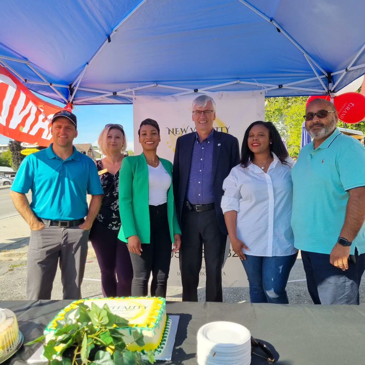 Bradford West Gwillimbury here we grow again 🙌🏾Congratulations to Ann owner of New Vitality on your business Grand opening. #newbusiness #grandopening #bradfordwestgwillimbury