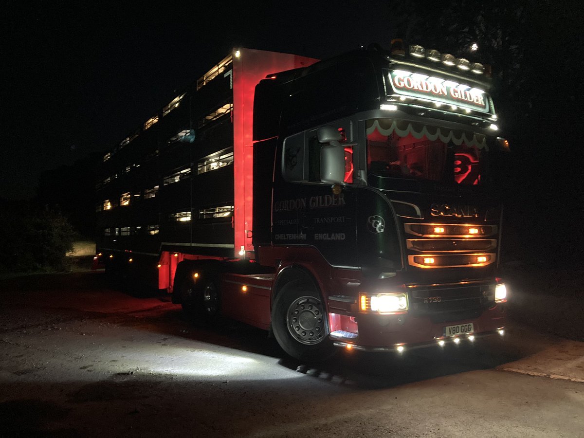 BaylisChris's tweet photo. Always a pleasure to see these guys #ggtransport some of the hardest working individuals in the industry but always have a smile on their face whatever the time of day. Safe travels #scania #r730 https://t.co/Wp8Kudqddo