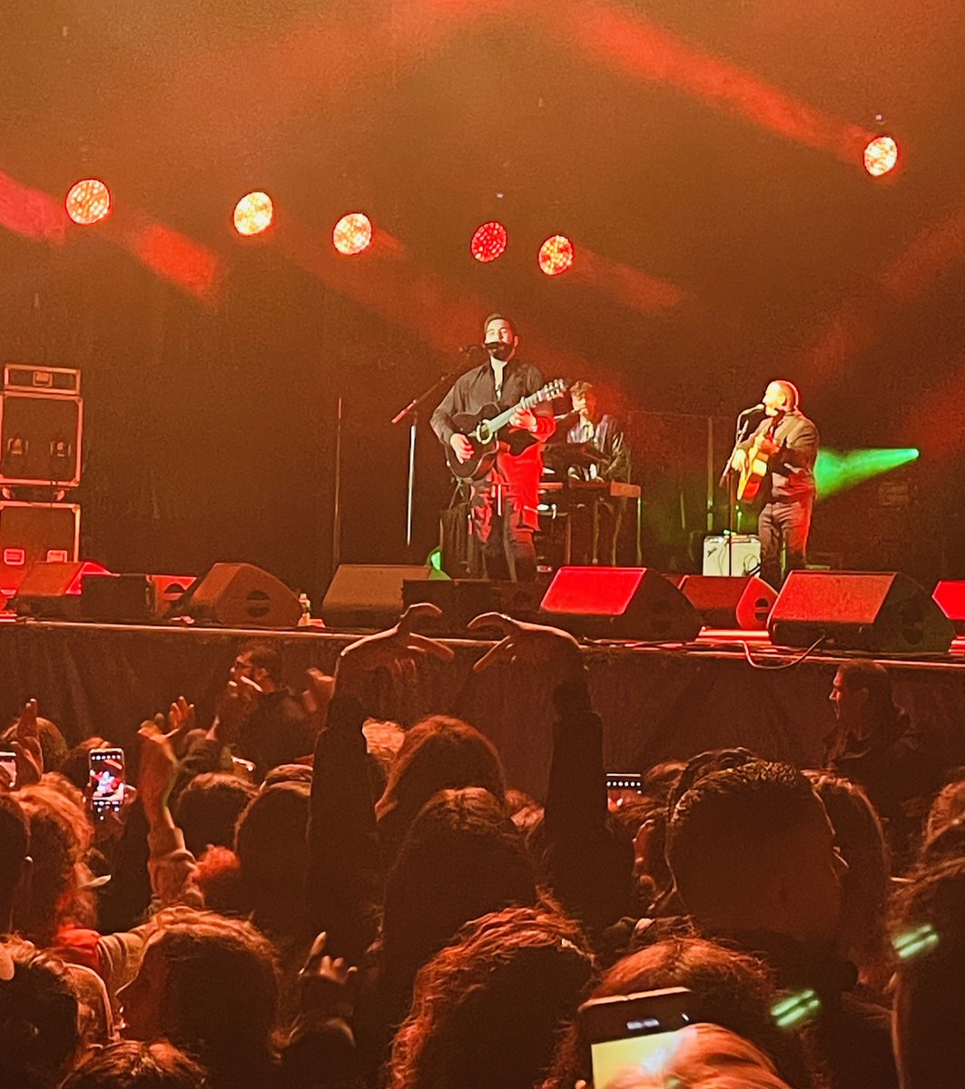 JD_Berger's tweet photo. C’est un réel plaisir pour la @VilleDeClamart d’offrir ce concert aux Clamartois. #Clamart 
🎤🎶🥳Un stade plein pour un show à la hauteur !! 💃🕺
Un grand merci à @GIRACKENDJI ! 👏 https://t.co/R5LJ8GUTq6