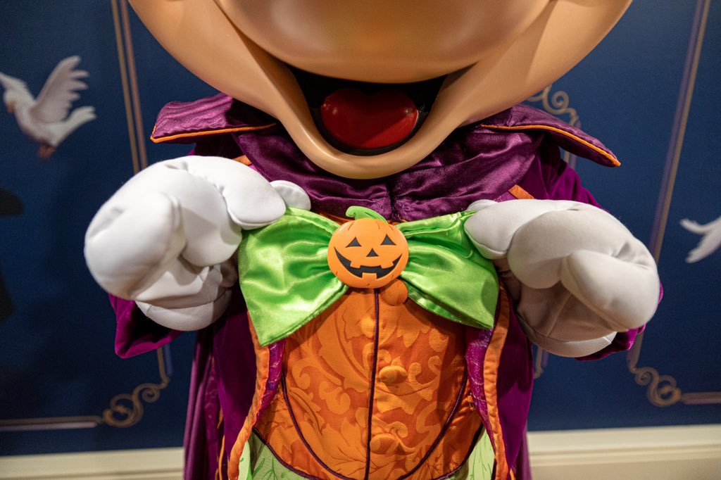 TheMegdalorian's tweet photo. Hey, boo-tiful. Hope you are having a Spooky Saturday! 👻🎃😍

#mickeymouse #mnsshp #halloween #disneyworld50 #magickingdom #disney #disneyparks #disneycharacters https://t.co/ZmccxAditT