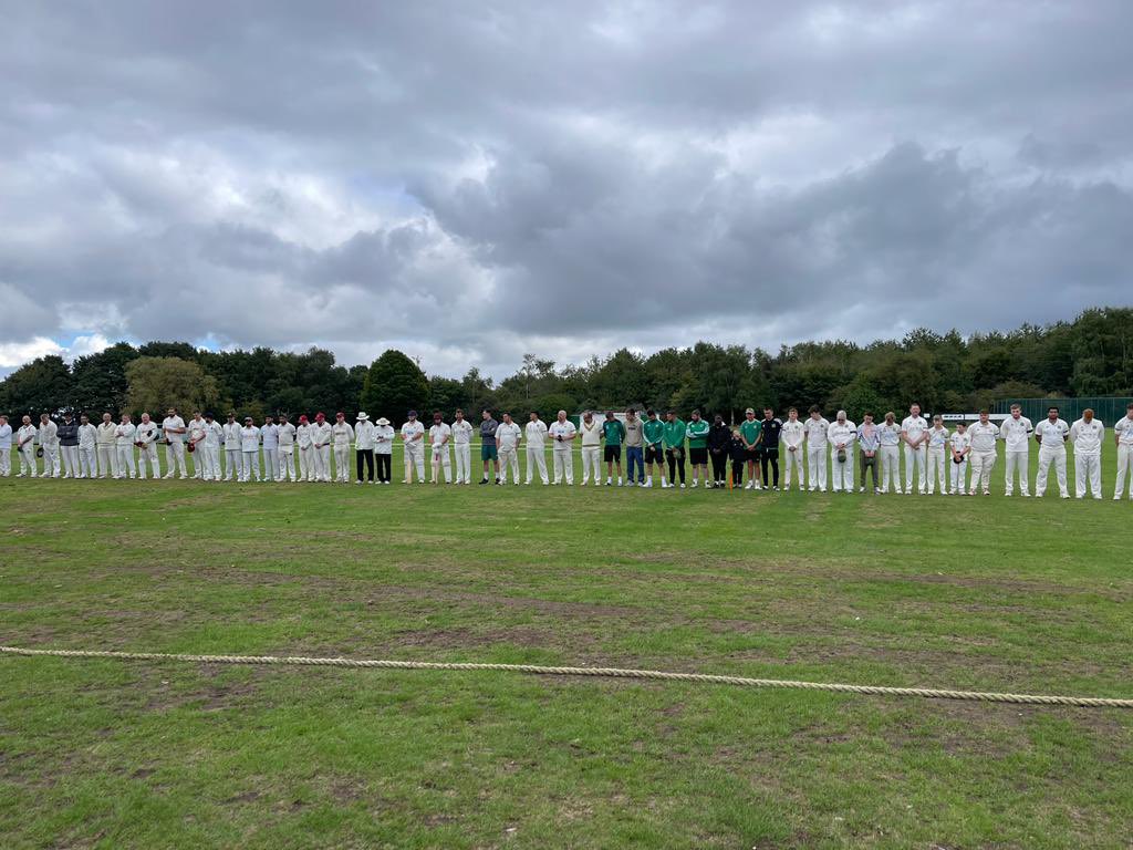 A beautiful moment before the match today. 5 teams all sharing a minute's silence together <a href="/aldridgecc/">Aldridge CC</a> <a href="/rushallcc/">Rushall Cricket Club</a>