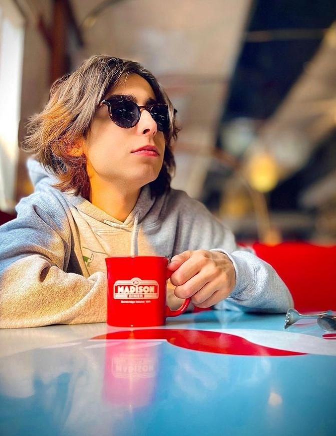 aidansafeplace's tweet photo. having coffee together❤️‍🩹 https://t.co/8qGP7QLtrq