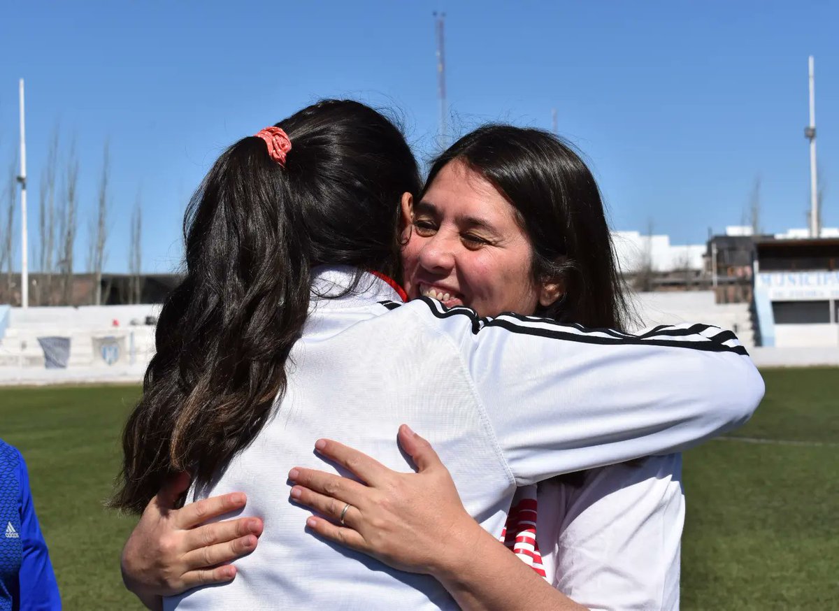 maritavillone's tweet photo. FÚTBOL FEMENINO "MARADONIANA" ⚽

Más de 250 jugadoras de distintos lugares de nuestra provincia y Río Negro, participan del torneo que hemos declarado de interés del Poder Legislativo. https://t.co/p82Iyith3x