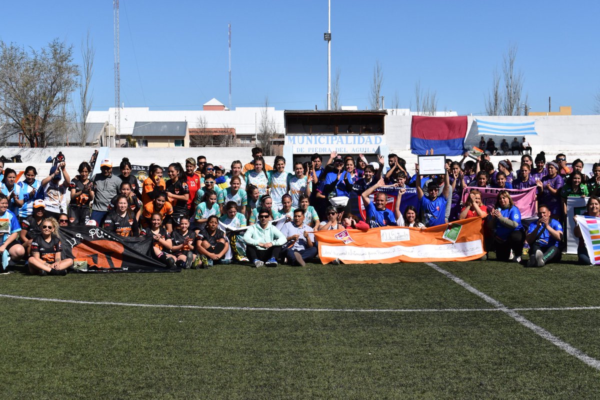 maritavillone's tweet photo. FÚTBOL FEMENINO "MARADONIANA" ⚽

Más de 250 jugadoras de distintos lugares de nuestra provincia y Río Negro, participan del torneo que hemos declarado de interés del Poder Legislativo. https://t.co/p82Iyith3x