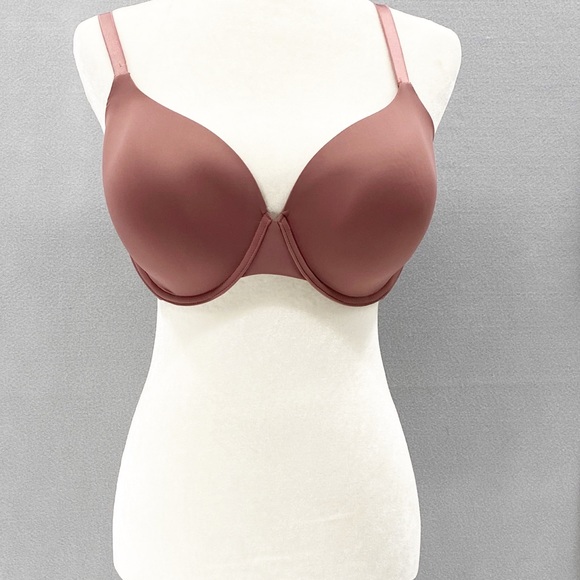 FTRMRSCampbell's tweet photo. So good I had to share! Check out all the items I'm loving on @Poshmarkapp from @nancy_boutique #poshmark #fashion #style #shopmycloset #victoriassecret #pinkvictoriassecret #cacique: https://t.co/P3mgfx0Crl https://t.co/JevF8V3rd2
