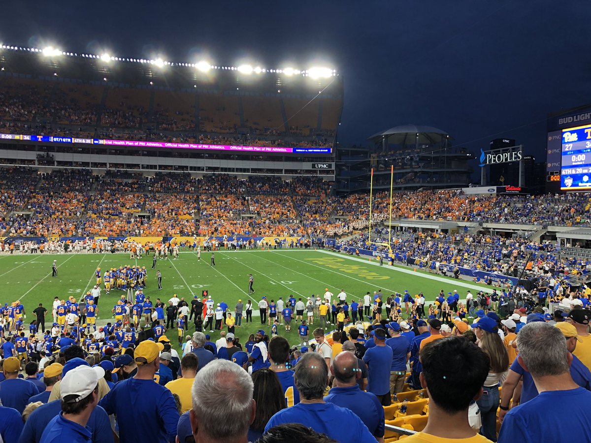 DSchirm's tweet photo. V-O-L-S! Let’s go Vols! #UTvsPItt https://t.co/gFCKtkgS7S