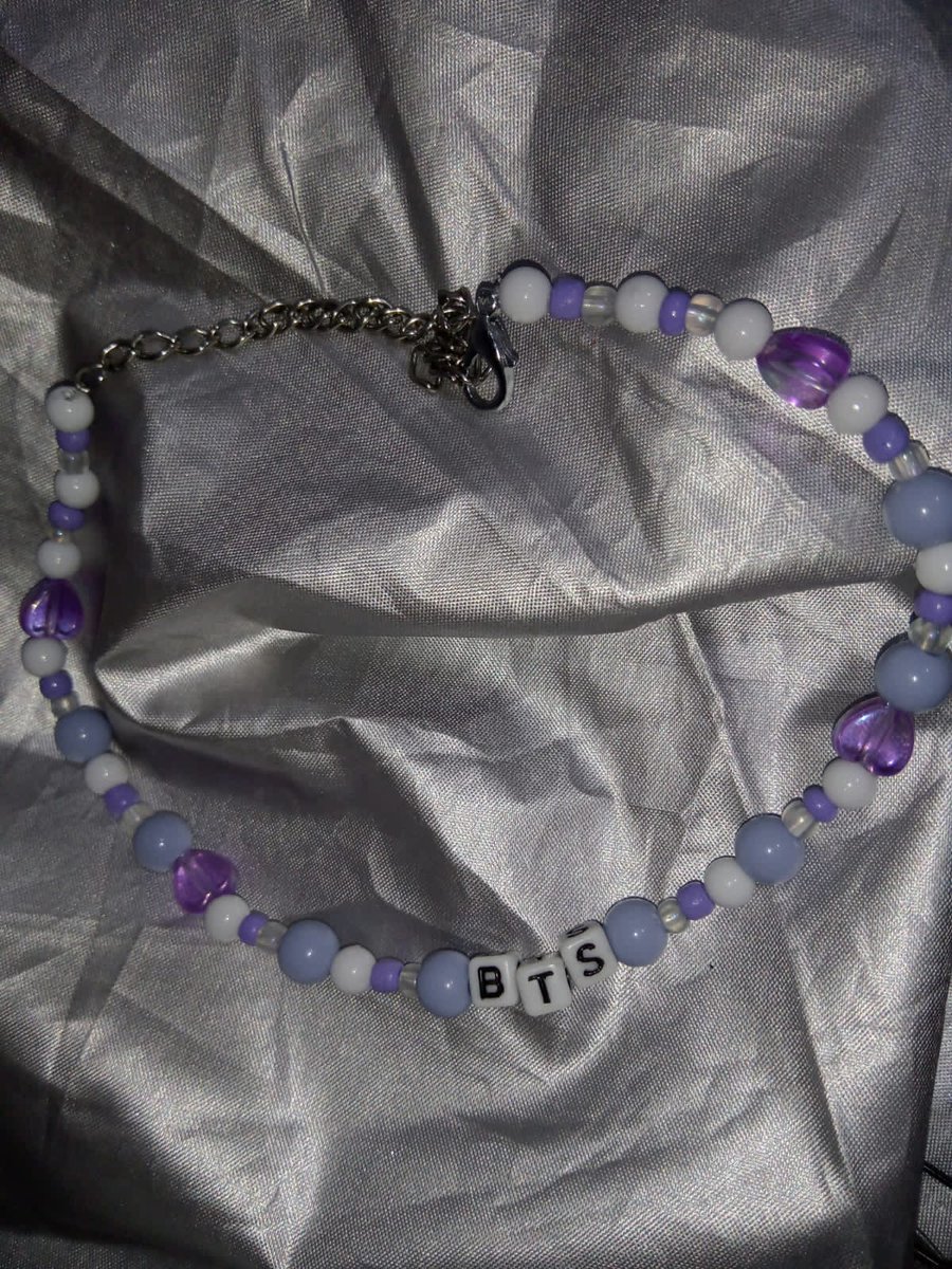 shovariedades's tweet photo. Produtinhos feito com muito amor tem na MAGIC MAZE, é uma lojinha onde vende acessórios de miçangas personalizado do seu jeito. Dê Apoio!! 💜🤲🏻

Atende
Insta: https://t.co/MVWStRQD2j
shø: https://t.co/rBaRp8HcYT https://t.co/4JBWZ3k6AT