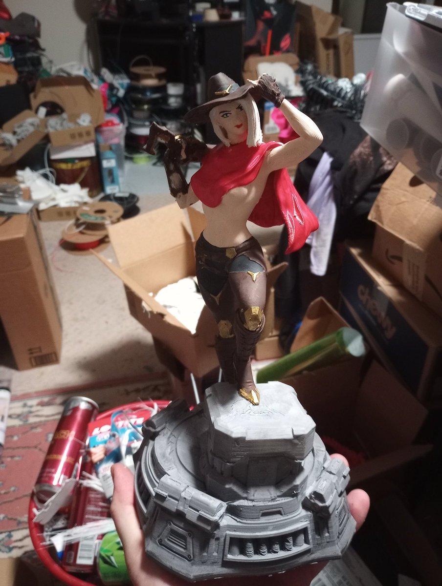 Thehardwearman's tweet photo. Completed this Ashe statue for #levelupict https://t.co/qAhd8B0LOr