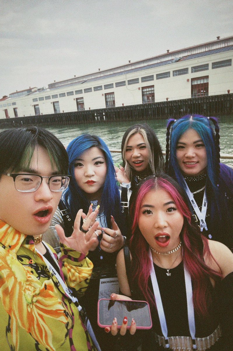 We won a Roblox Innovation Award!!
Thank you so much KF! 
Love u guys💙🖤