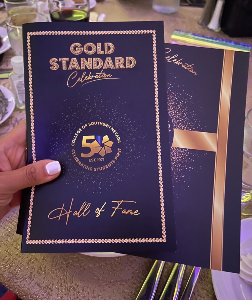 erickaaviles's tweet photo. Wow wow wow! Beautiful evening and beautiful community here with us tonight ! #csn50 #micomunidad https://t.co/dzStOEoTry