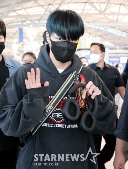 เดินทางปลอดภัยและก็ขอให้งานราบรื่นนะคั้บ🐶💚

SAFE FLIGHT TO NEWYORK JENO
#JENO #제노 #李帝努 #ジェノ
#PETERDOxJENO #NYFW