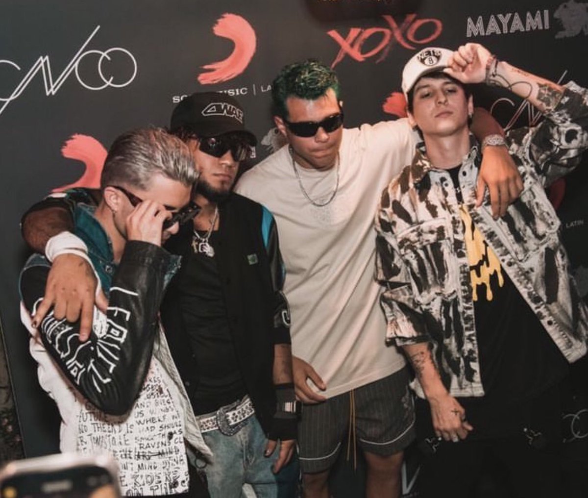 chrismi_sol's tweet photo. Votando por los chicos lindos y talentosos 

#BreakTudoAwards #CNCO @CNCOmusic https://t.co/vpXNcl05L6