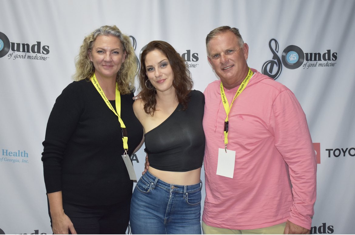 FHCGA_'s tweet photo. Congrats to tonightโs social media contest winners Scott and Kristen Bowerman! We hope you enjoyed the trip backstage at Sounds of Good Medicine! #SOGM22 #GOODTOTHEBONE @bowerman10 https://t.co/pAjKu7EgWl