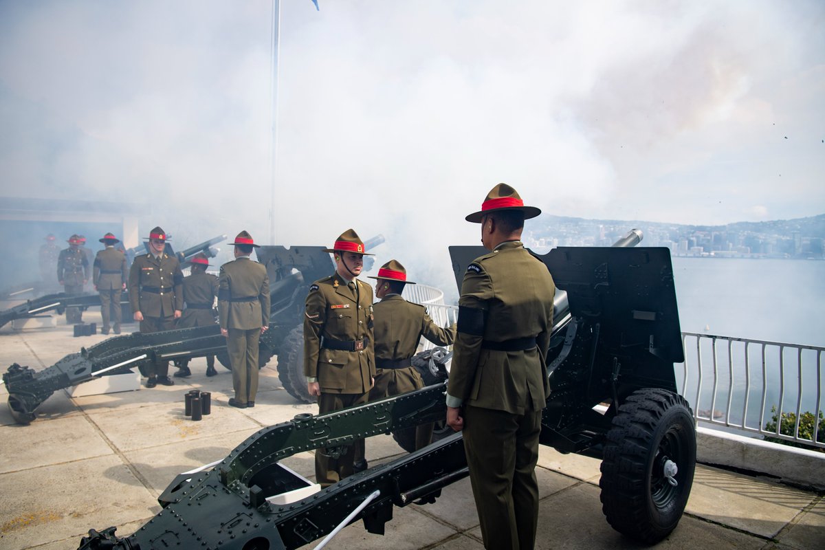 NZDefenceForce's tweet photo. This afternoon, @NZArmy’s 16th Field Regiment fired a 21-gun salute from Point Jerningham, Wellington to acknowledge the Proclamation of Accession of His Majesty King Charles III. 

The @NZNavy also fired a gun salute at the same time from #DevonportNavalBase. 

#Force4NZ https://t.co/bD5Aty6vgJ