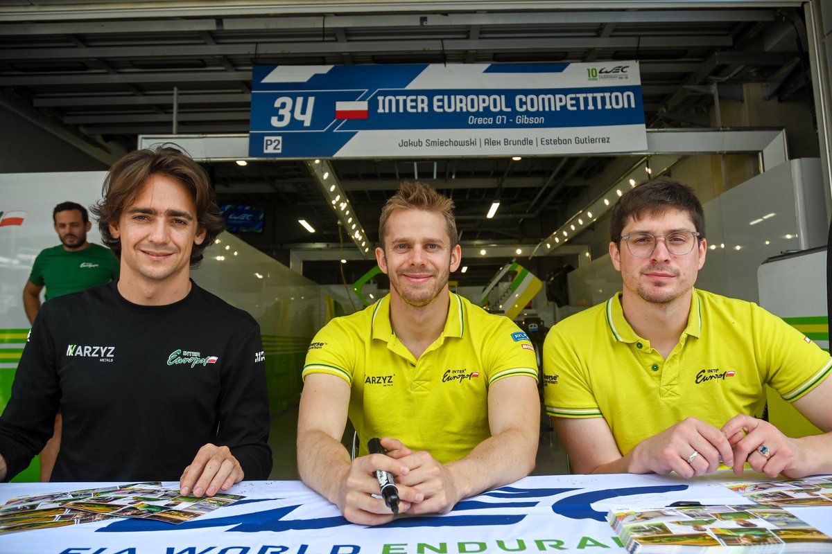 driven_perf's tweet photo. It's time to go racing in the #6HFuji @fiawec_official race! Lets do it @estebangtz @robgonzalezv 👊🏼🇲🇽🇯🇵

#DrivenSMTeam https://t.co/98S0yOxgVZ